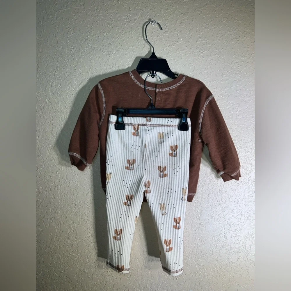 Two-piece, matching sweatshirt and leggings set size 18 months